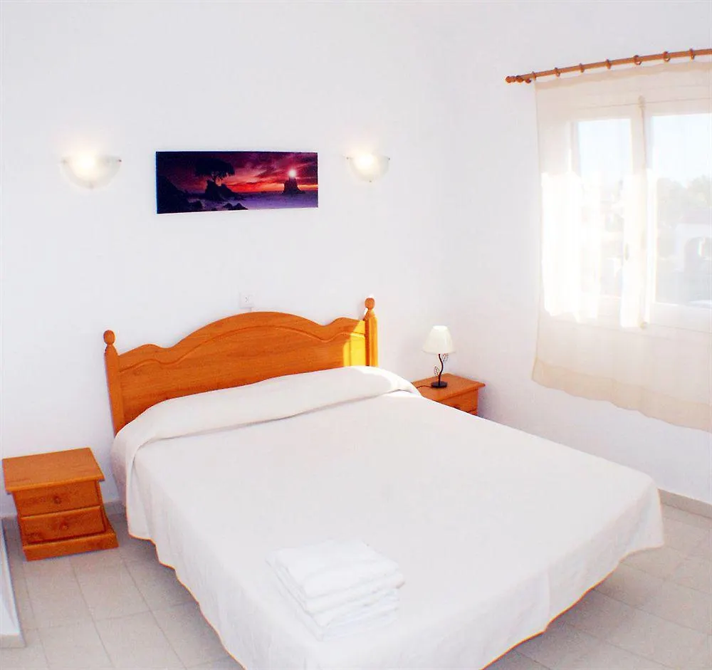 Apartamentos Ses Anneres Cala'N Blanes  Cala'N Blanes (Menorca)