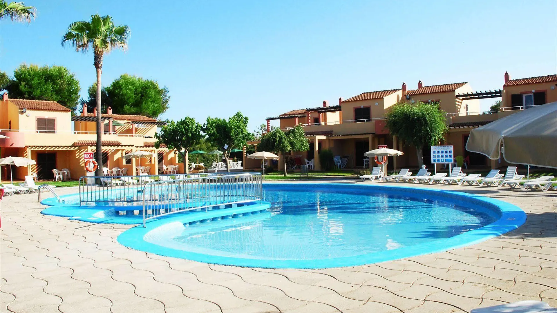 Apartamentos Ses Anneres Cala'N Blanes  2*, Cala'N Blanes (Menorca) España